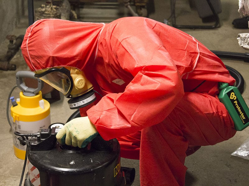 What personal protective equipment should be used for licensed asbestos removal? 1